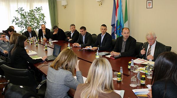 Istarski župan Valter Flego održao je sastanak s gradonačelnicima Buja, Buzeta, Labina, Novigrada, Rovinja i Vodnjana