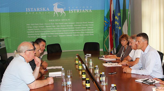 Župan Flego je održao sastanak s predstavnicima Obrtničke komore u sjedištu Istarske županije u Puli