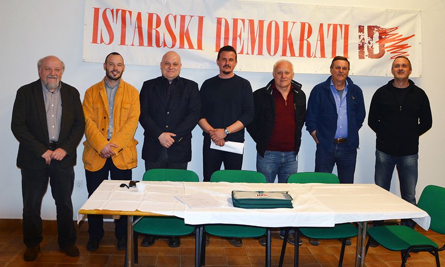 Branko Ružić, Fabricio Lukež, Borjan Bulić, Siniša Sergo, Lino Ivaninić, Lino Sergo i Robi Sergo 
