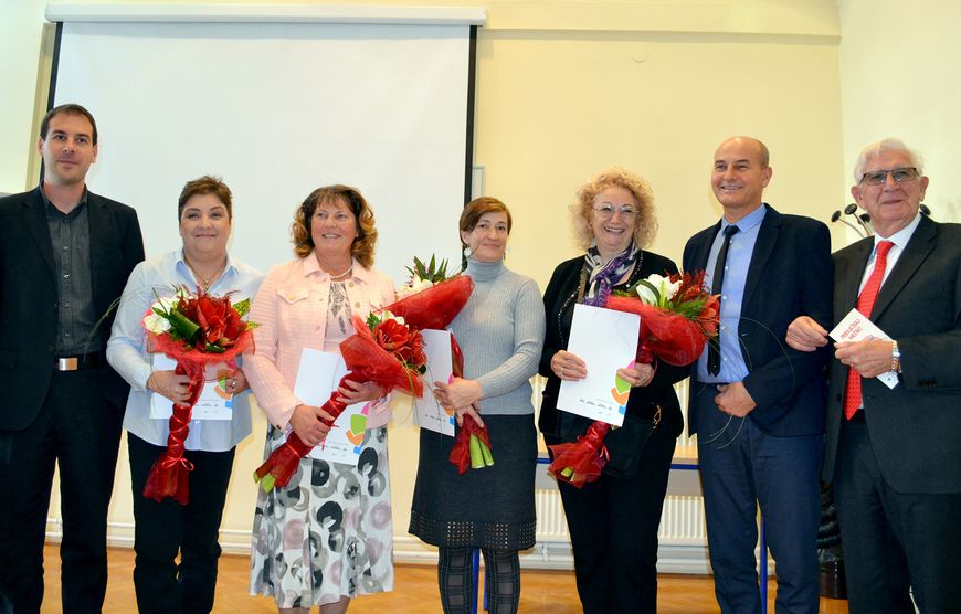 Svi nagrađeni s direktorom TZ-a Milovanom Popovićem i gradonačelnikom Vilijem Bassaneseom