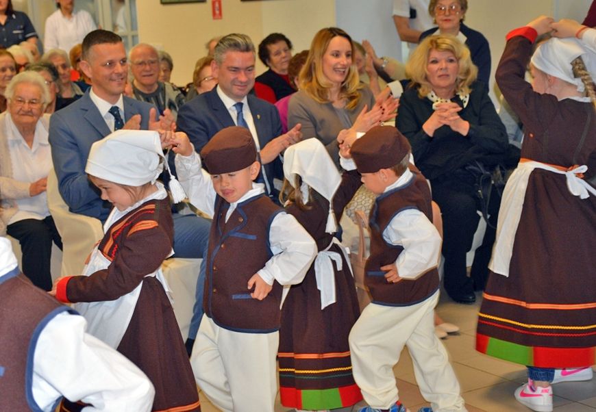 Mali folkloraši u Domu "Alfredo Štiglić"