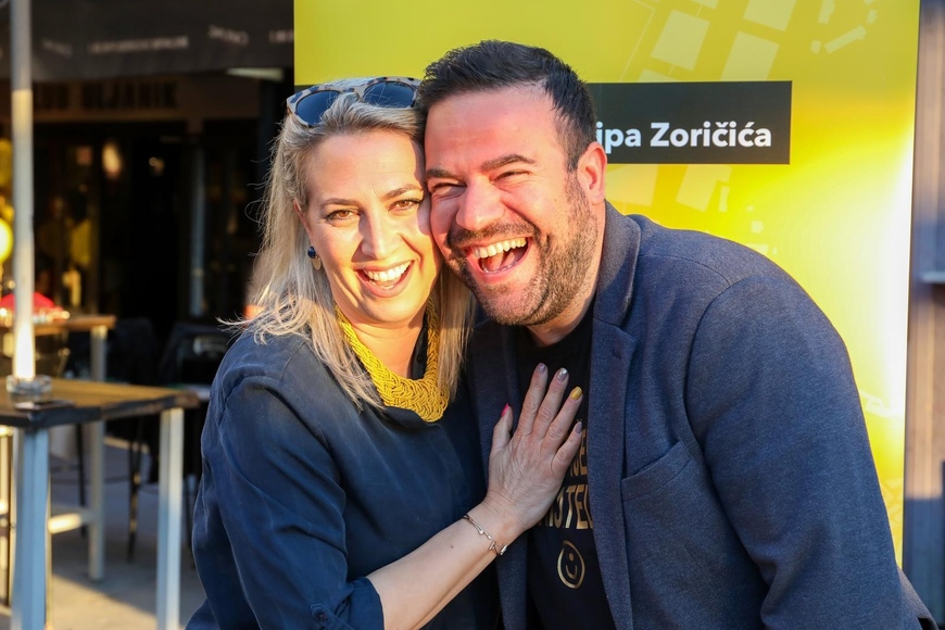 Filip Zoričić sa suprugom tijekom izbora (foto: Srećko Niketić/PIXSELL)