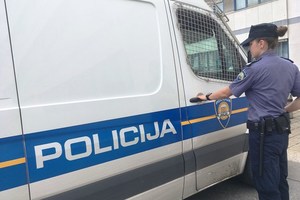 Uhićen lopov koji je napao djelatnicu trgovine u Puli 