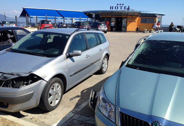 Oštećeni Renault Megane i Škoda Octavia 
