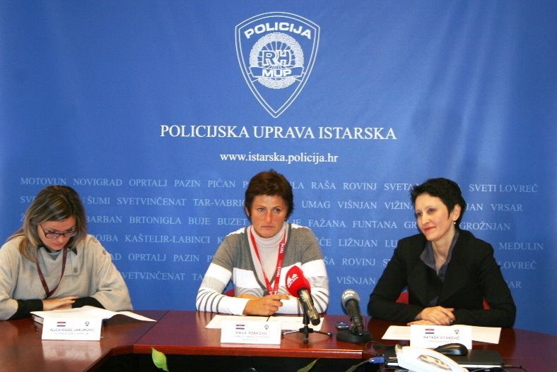 Alica Rosić-Jakupović; Anica Idžaković i Nataša Vitasović
